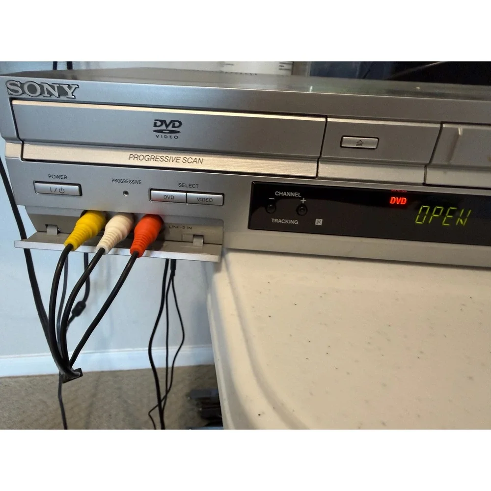 Sony SLV-D251P DVD‎ VCR Combo Player Progressive Scan Stereo Silver FOR PARTS